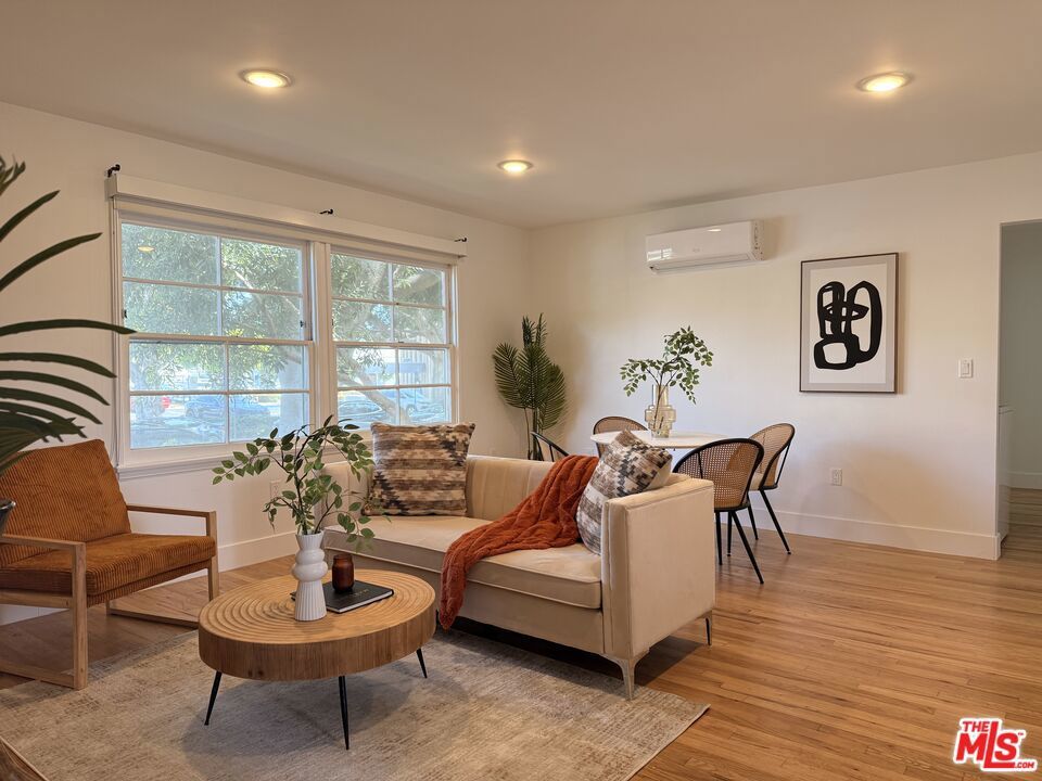 Photo of Listing #25617303