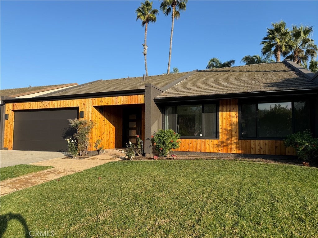 Photo of Listing #IV25258019