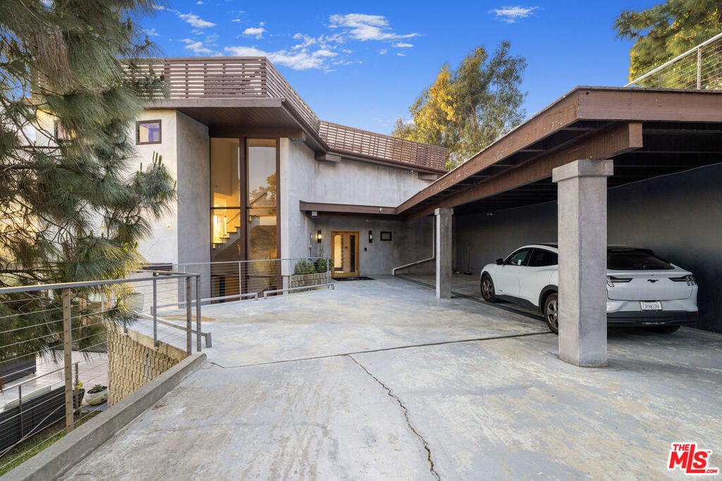 Photo of Listing #25617855