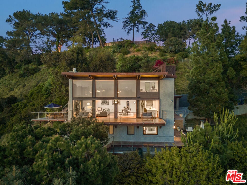 Photo of Listing #25617855