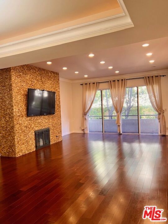 Photo of Listing #25618011