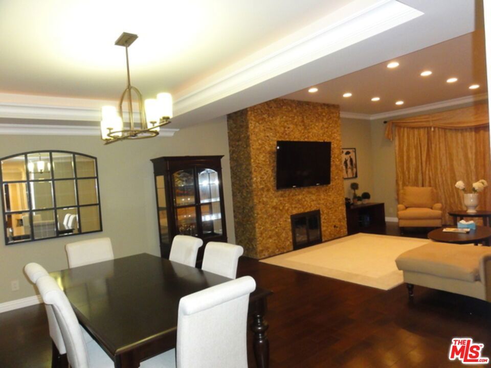 Photo of Listing #25618011