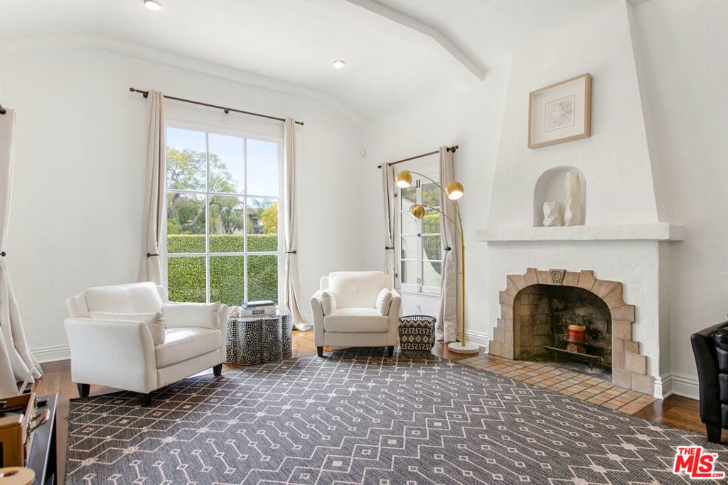 Photo of Listing #25617397