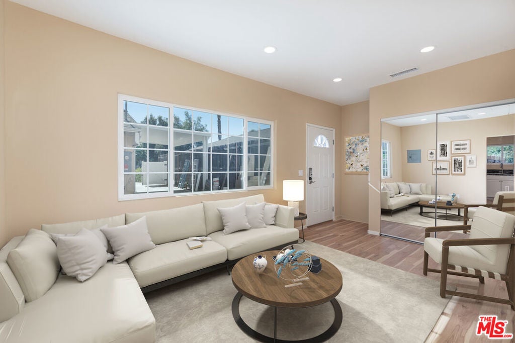 Photo of Listing #25618119