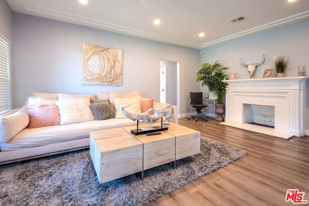9001 S 5th Avenue, Inglewood