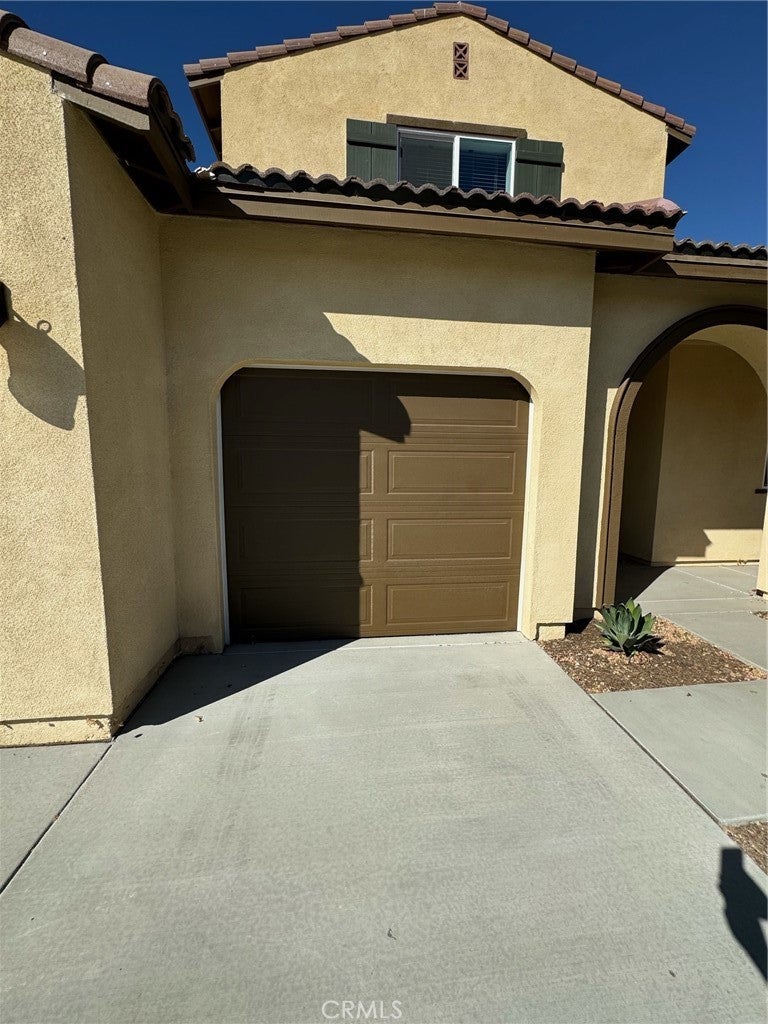 Photo of Listing #IV25257330