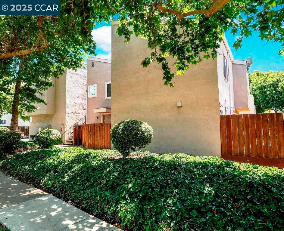 Photo of Listing #41117401