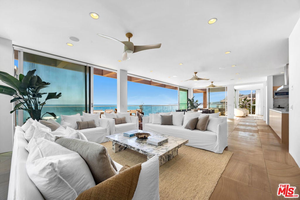 Photo of Listing #25618895