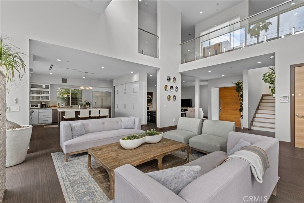 Photo of Listing #SR25260301