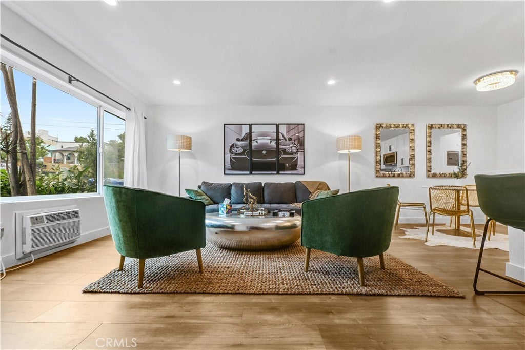 Photo of Listing #SR25260323