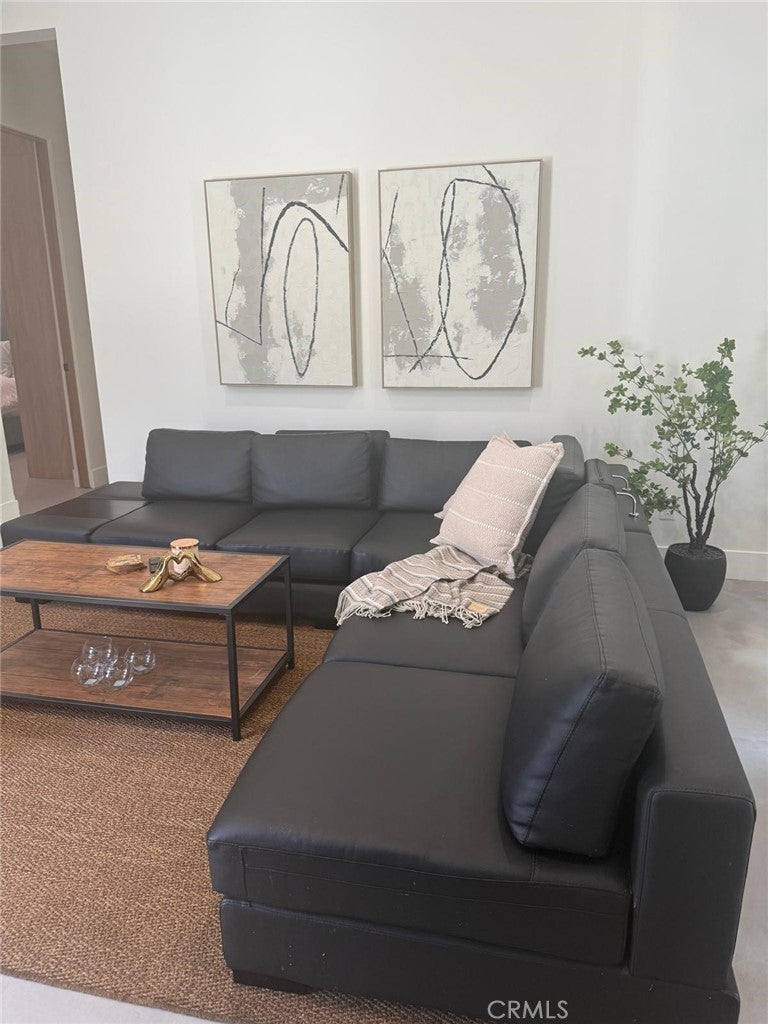 Photo of Listing #SR25260381