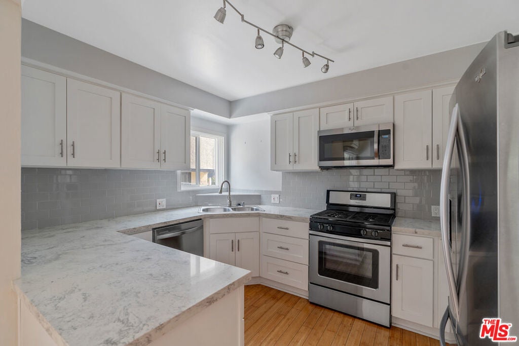 Photo of Listing #25619161