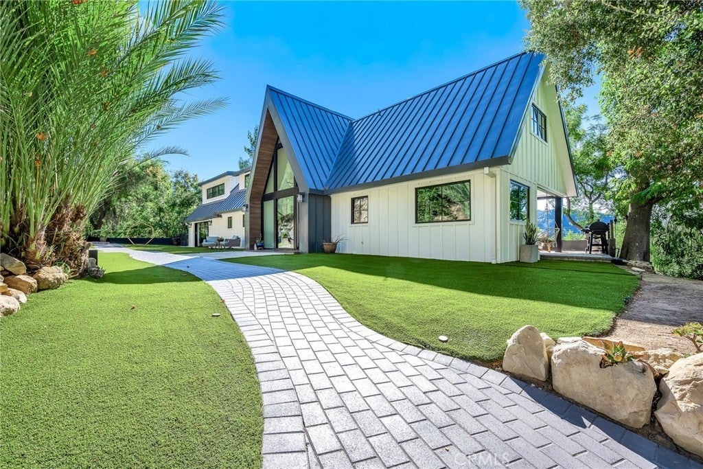 Photo of Listing #SR25261744