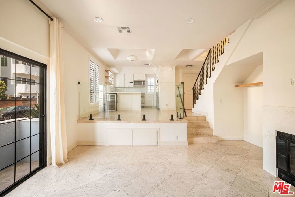 Photo of Listing #25616995