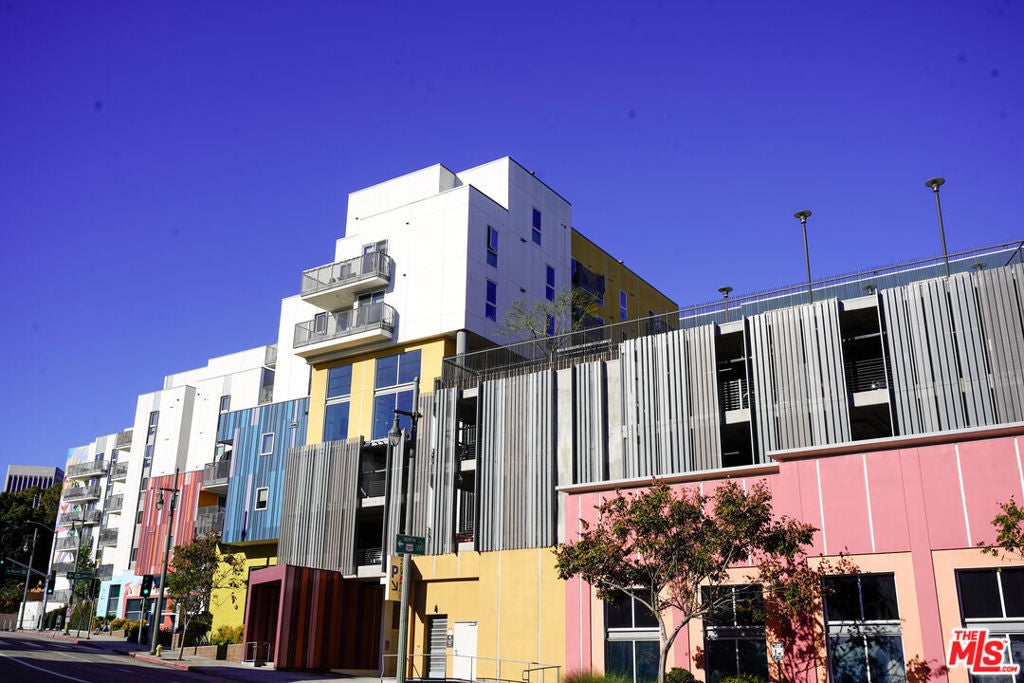 Photo of Listing #25619925