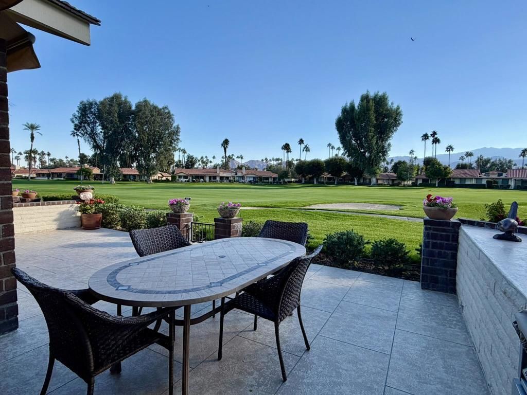 205 Las Lomas, Palm Desert