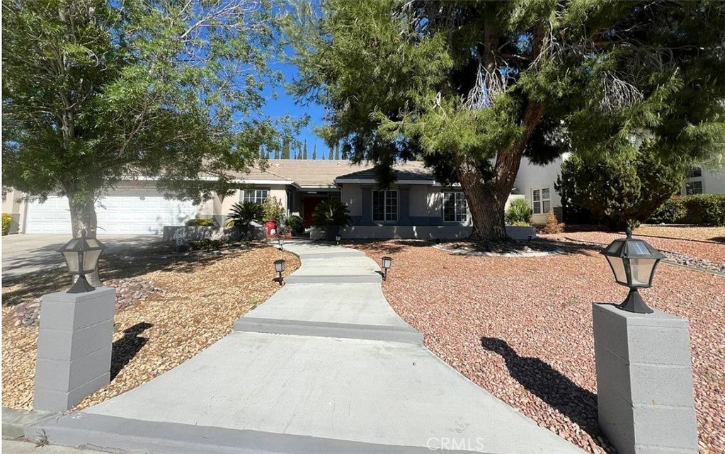 Photo of Listing #IV25261900