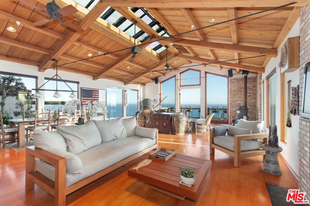 Photo of Listing #25618799