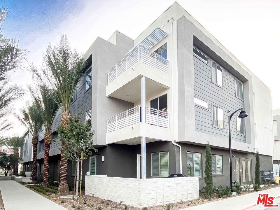 Photo of Listing #25619577