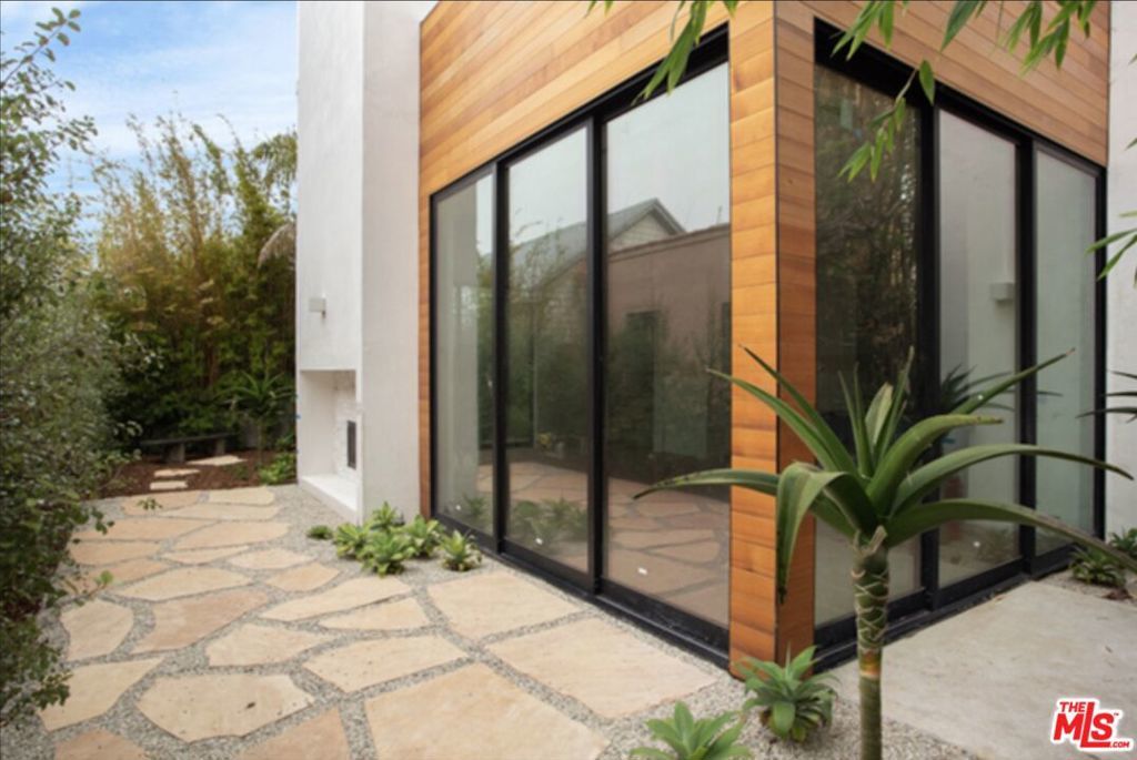 Photo of Listing #25618785