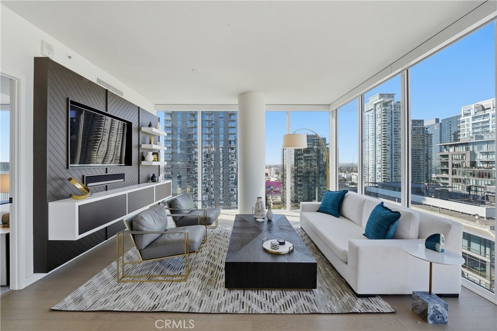 Photo of Listing #DW25258433