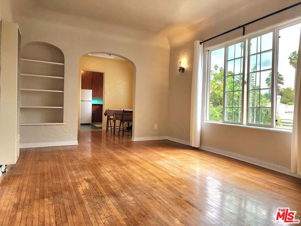 Photo of Listing #25619407