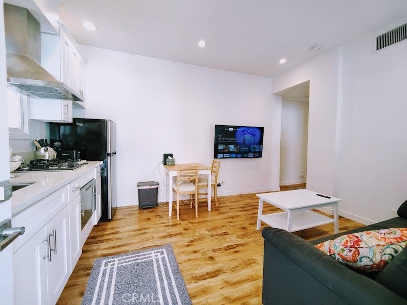 Photo of Listing #SB25262868