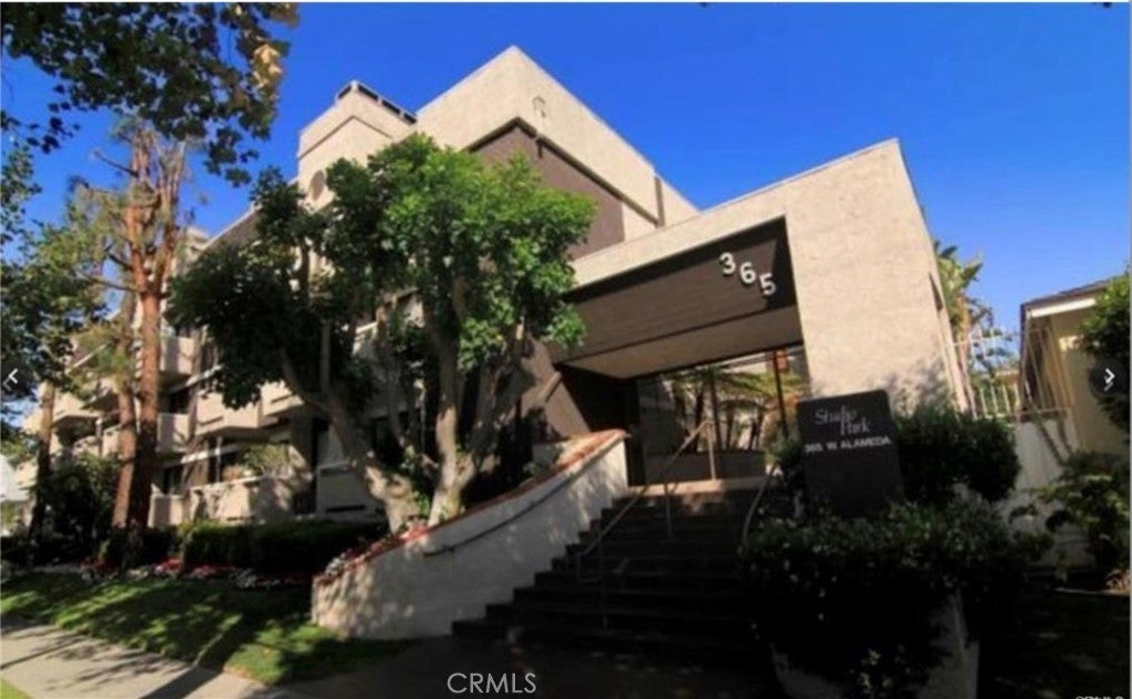 Photo of Listing #SR25263409