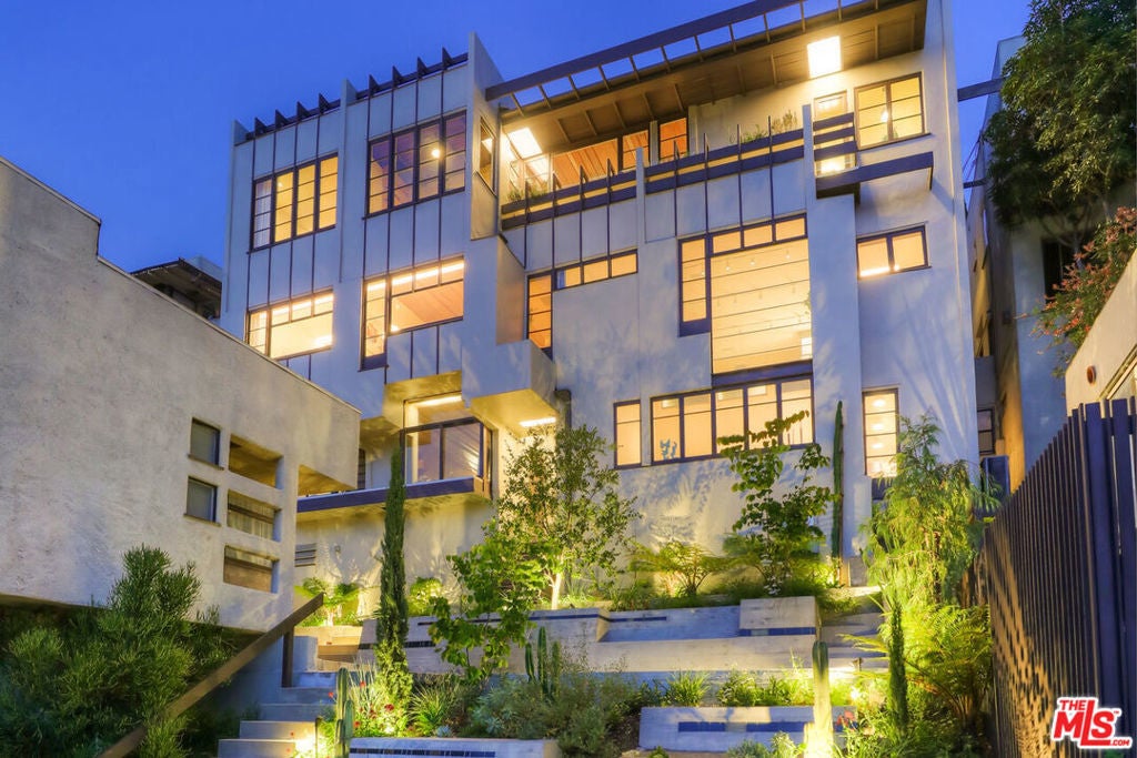 Photo of Listing #25618245