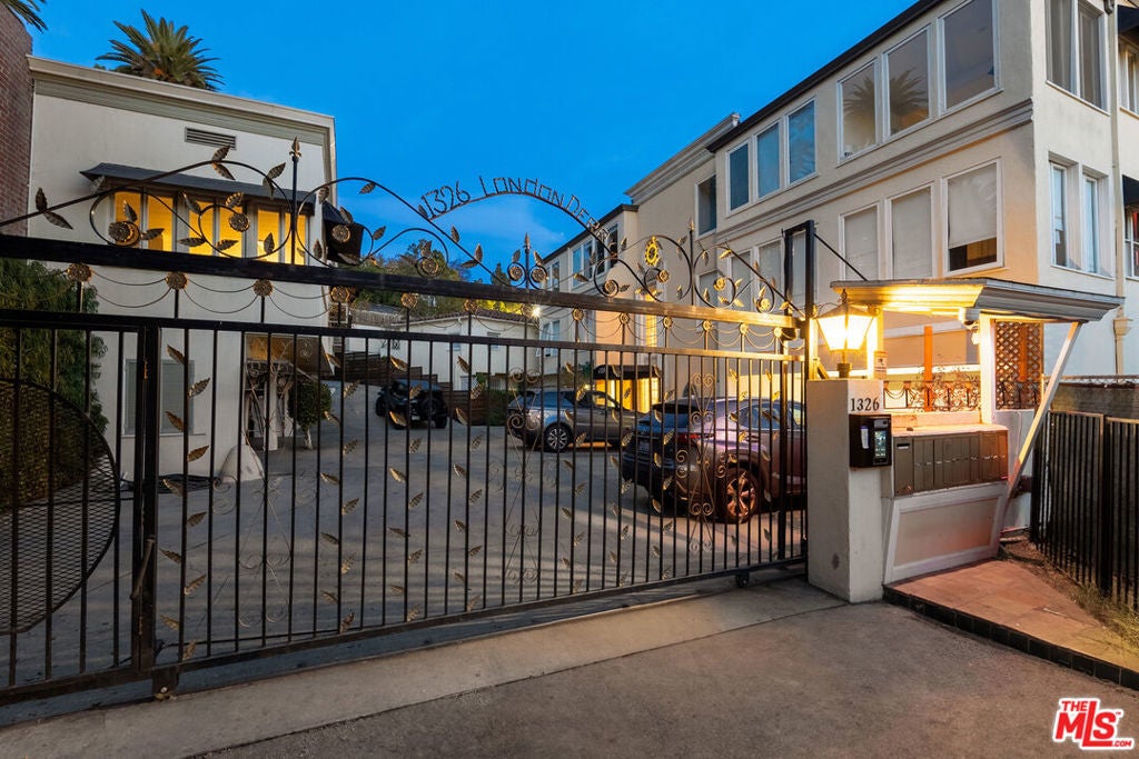 Photo of Listing #25620893