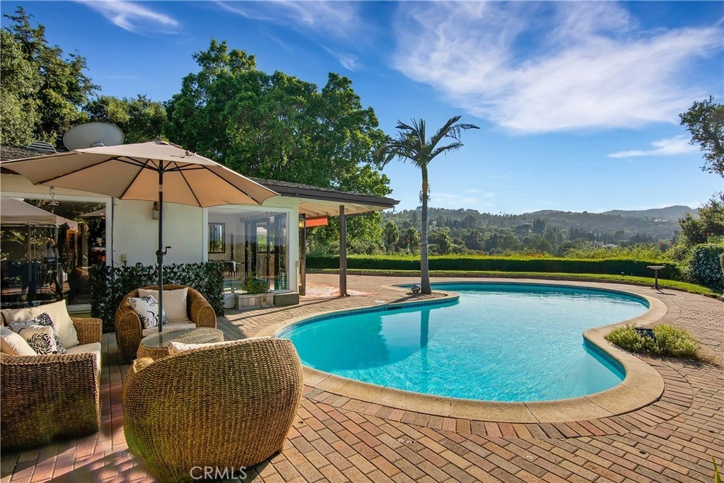 Photo of Listing #SR25263775