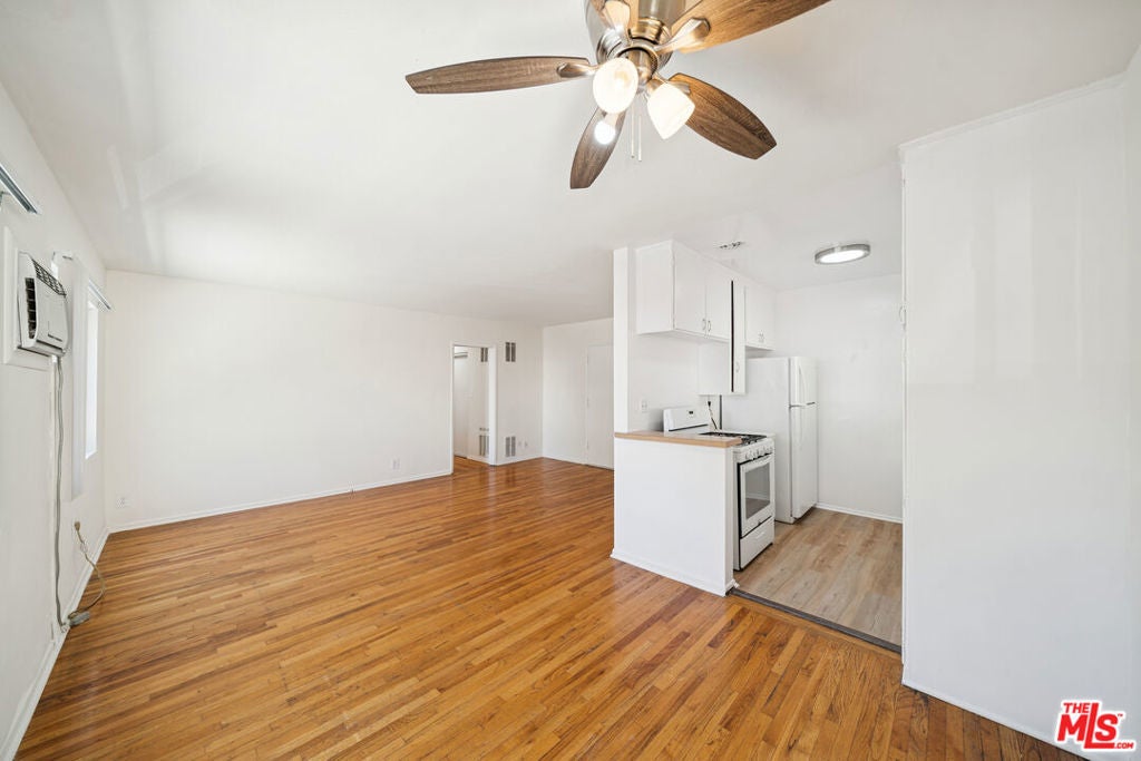 Photo of Listing #25621325