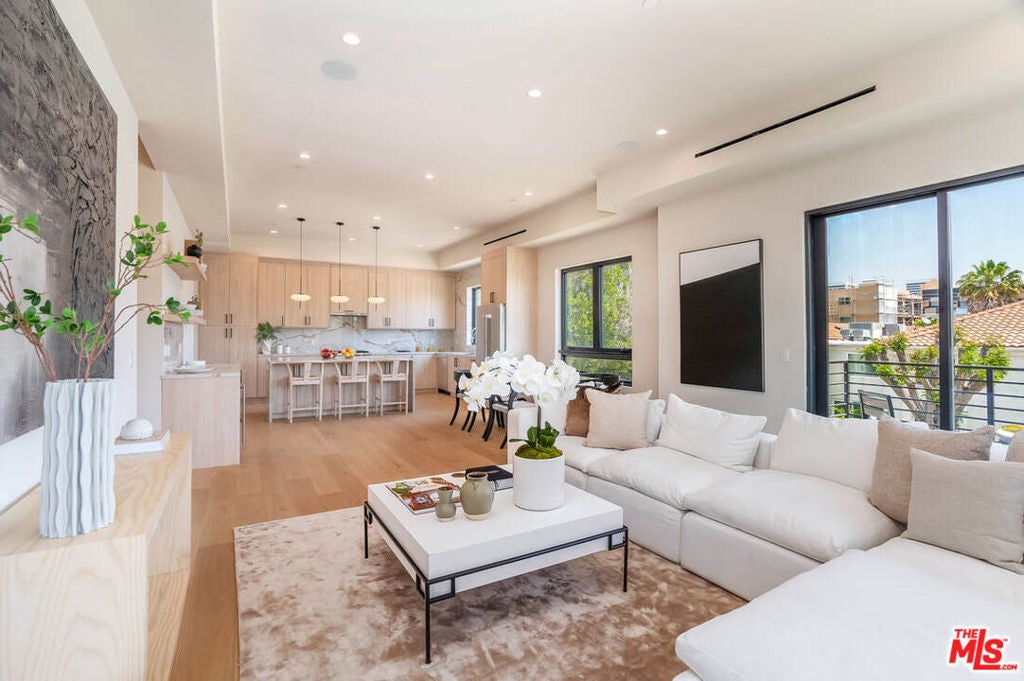 Photo of Listing #25620749