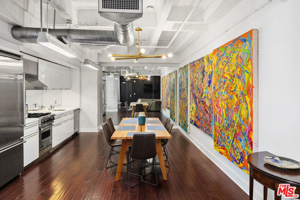 Photo of Listing #25621297