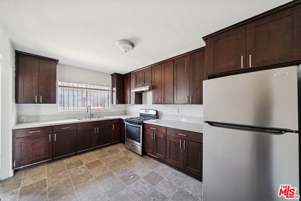 Photo of Listing #25621399