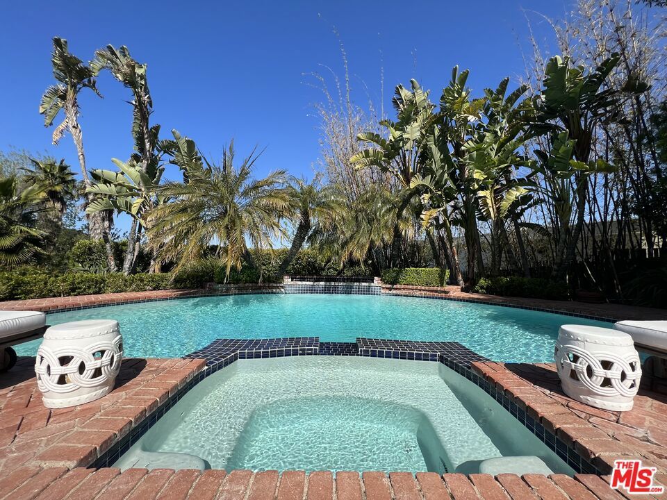 Photo of Listing #25621571