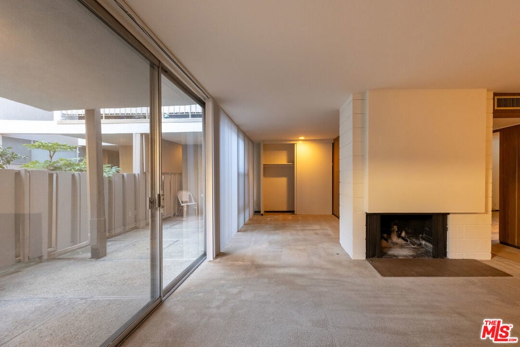 Photo of Listing #25618929