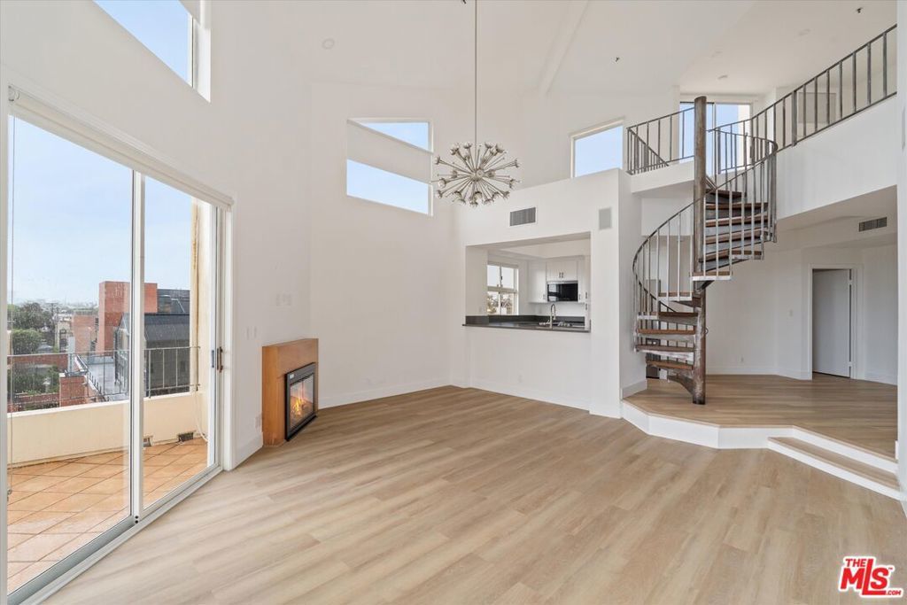 Photo of Listing #25621823