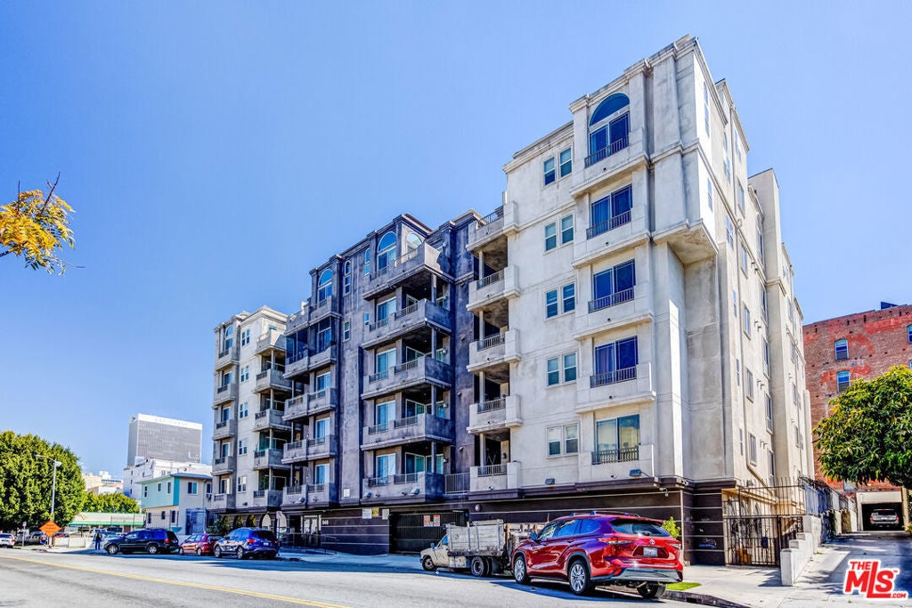 Photo of Listing #25621813