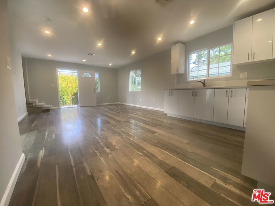 Photo of Listing #25621453