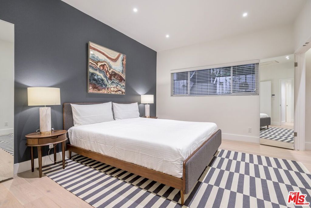 Photo of Listing #25621991