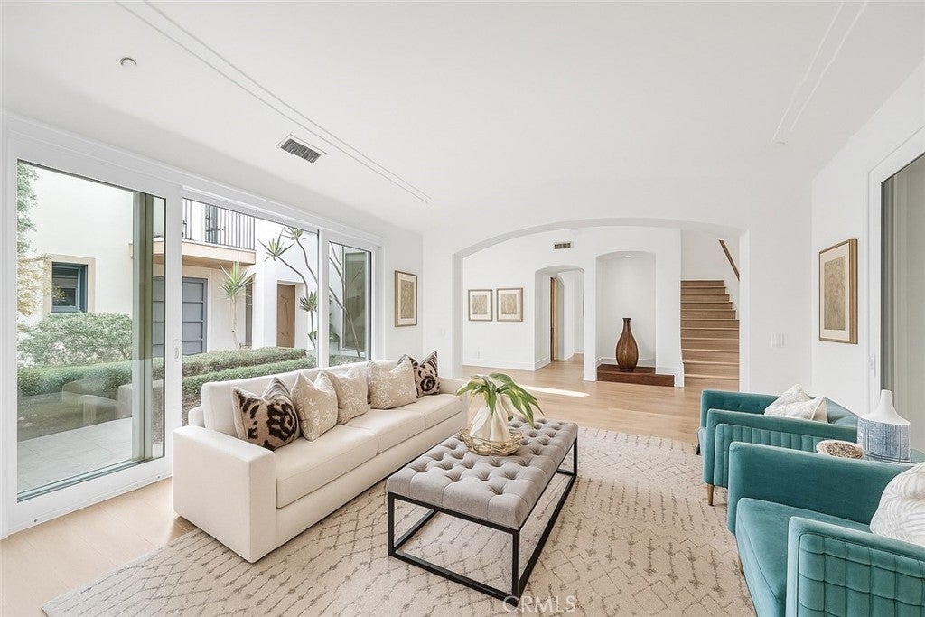 Photo of Listing #OC25263952