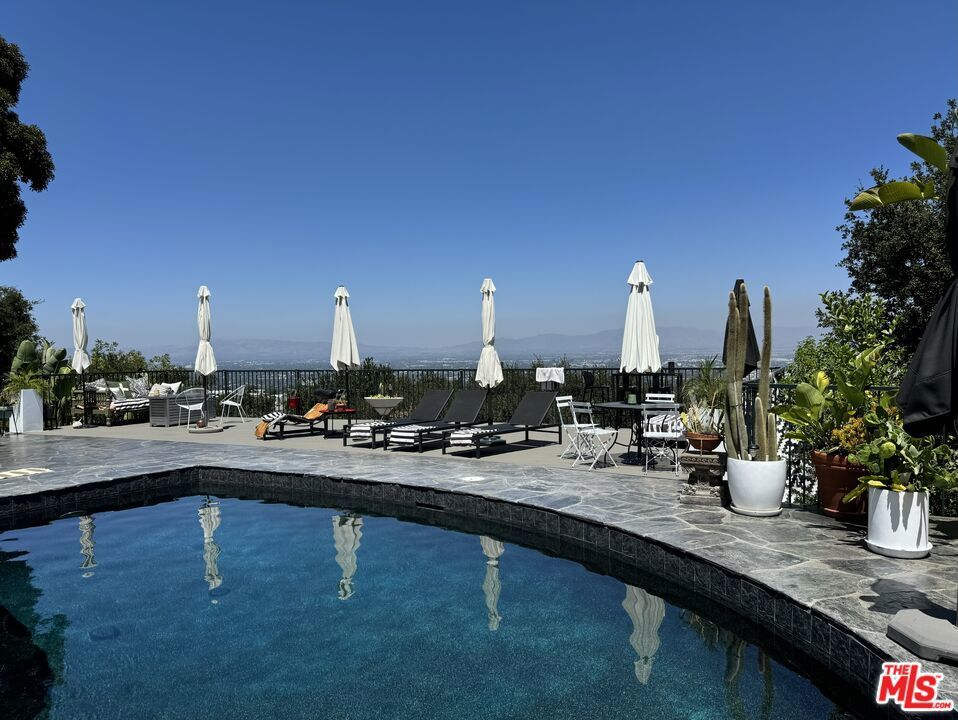 Photo of Listing #25621947