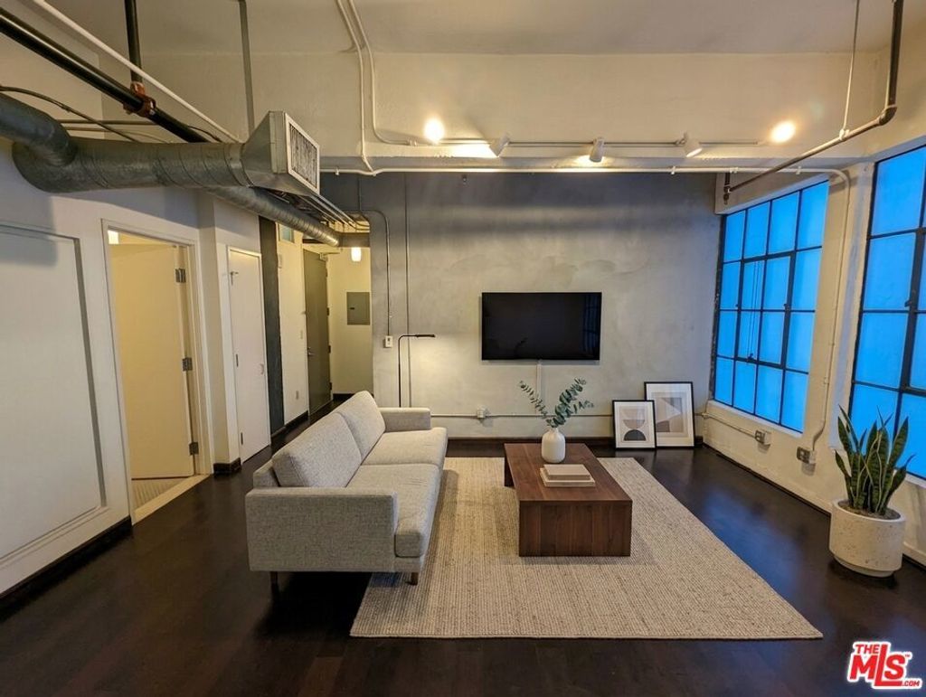 746 S Los Angeles Street # 402, Los Angeles
