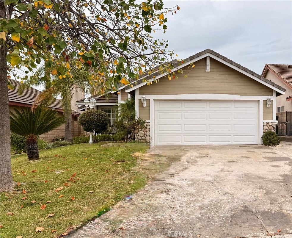 Photo of Listing #IV25265910