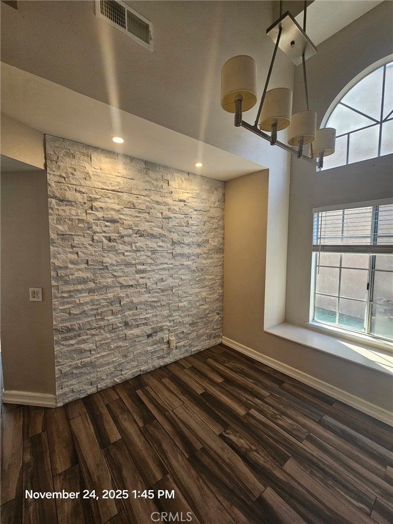 Photo of Listing #SR25267147