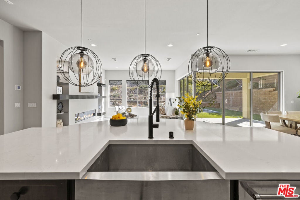 Photo of Listing #25623405