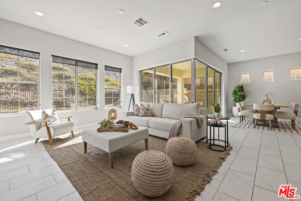 Photo of Listing #25623405