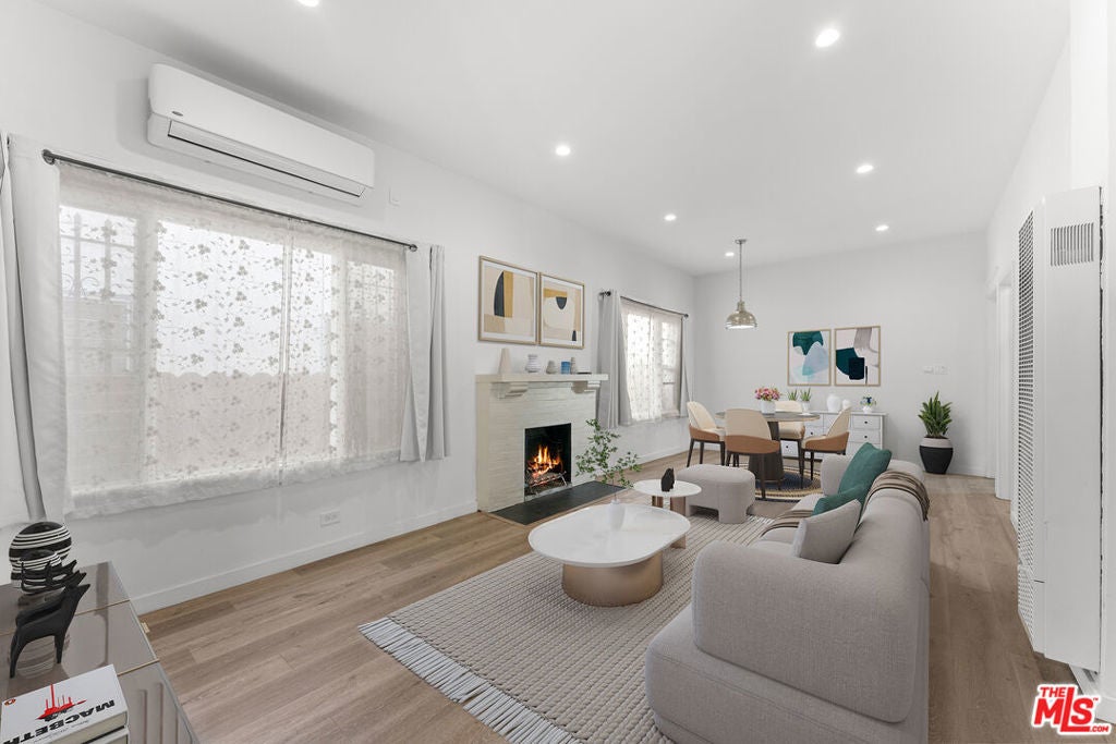 Photo of Listing #25623551