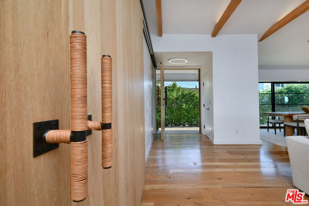 Photo of Listing #25623331